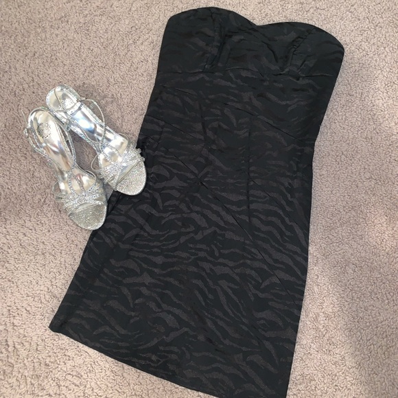 Dresses & Skirts - Strapless Dress - Size 3/4